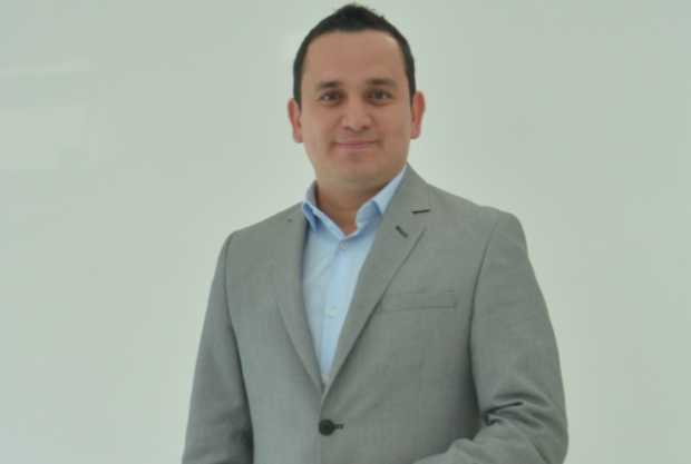ERWIN ARIAS BETANCUR, ENTREGADO A LO QUE HACE