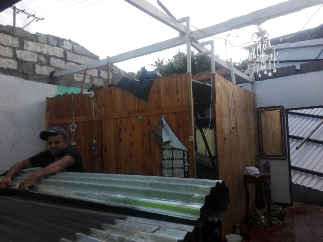 VENDAVAL EN SAMAN� DESTECHO CASAS