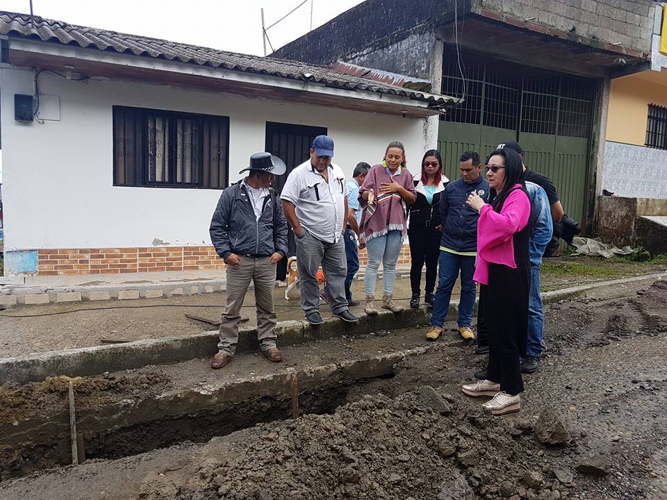 AVANZA PROYECTO DE ALCANTARILLADO EN FLORENCIA.