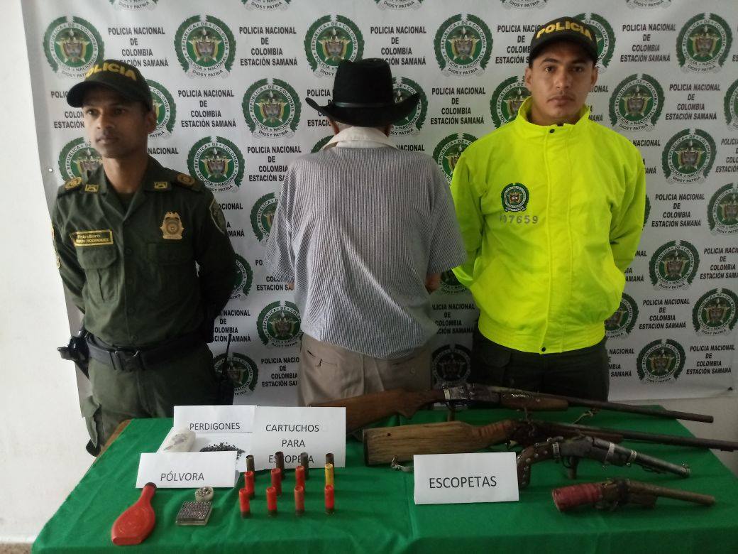 HOMBRE DE LA TERCERA EDAD CAPTURADO CON ESCOPETA Y ARMAMENTO HECHIZO EN SAMAN�