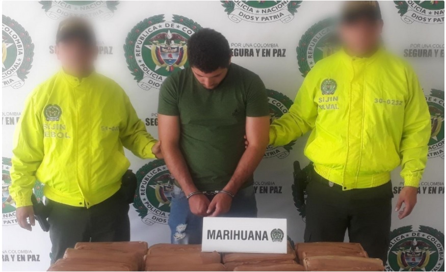EN UN HOTEL DE BUGA FUE CAPTURADO UN SAMANE�O CON 26 LIBRAS DE MARIHUANA