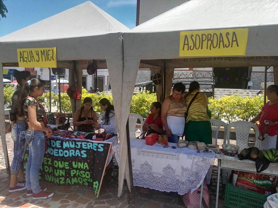 SEGUNDO MERCADO CAMPESINO 2018.