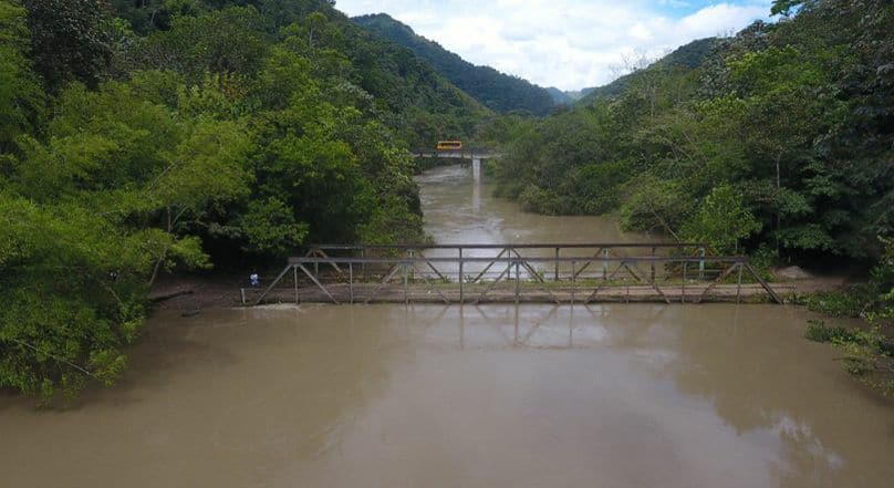 LOS R�OS LA MIEL Y TASAJOS CRECIERON TANTO, QUE CUBREN EL VIEJO PUENTE