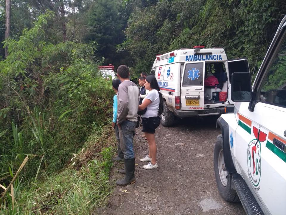 ACCIDENTE DE UN VEH�CULO PARTICULAR EN LA V�A PENSILVANIA-SAN DANIEL 