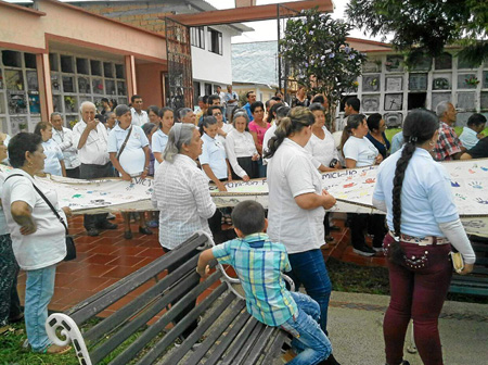 EL M�RTIR DE SAMAN� YA DESCANSA CON LOS SUYOS