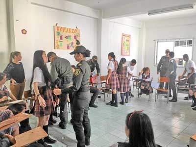 POR LA SEGURIDAD EN LAS AULAS
