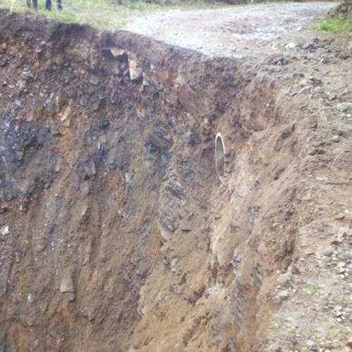 INVIERNO SE METE DE NUEVO CON LAS VIAS DE SAMAN� CALDAS 