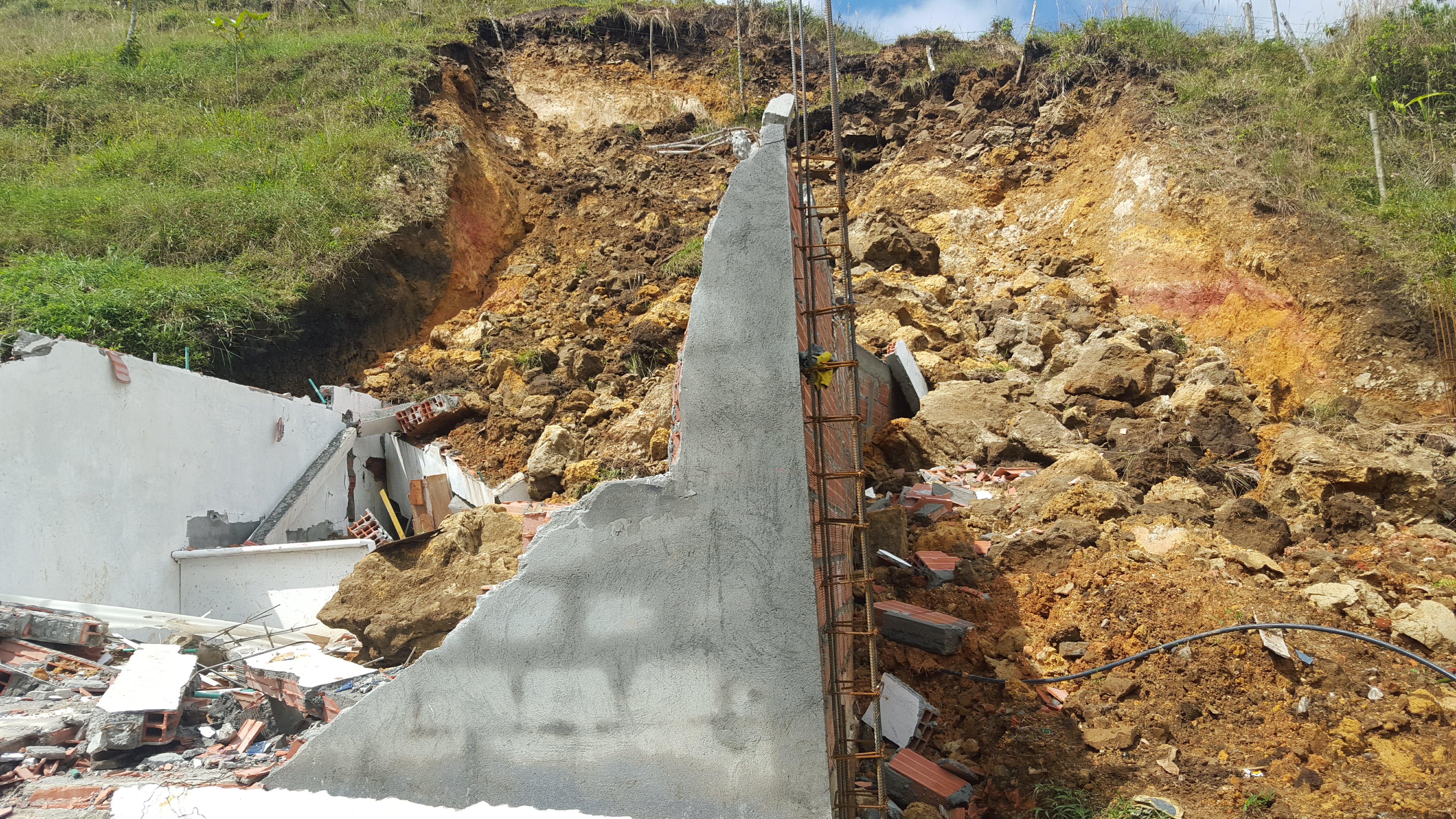 SAMAN� TAMBI�N RESULT� AFECTADO POR LAS LLUVIAS
