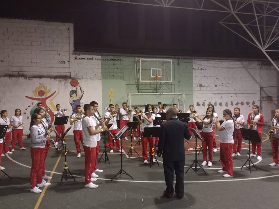 CUATRO BANDAS REPRESENTAN A SAMAN� EN CONCURSO DEPARTAMENTAL.