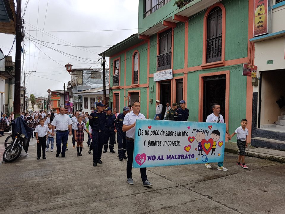 MARCHA POR EL BUEN TRATO DE LOS NI�OS Y LAS NI�AS