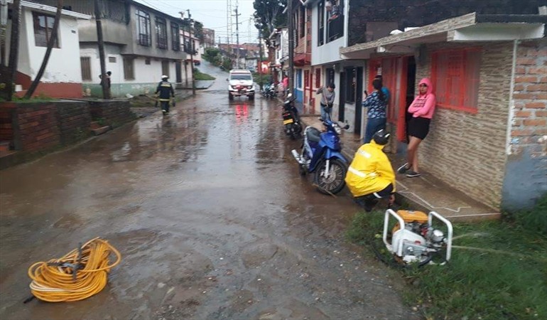 SE MANTIENEN ALERTAS EN CALDAS POR FUERTES LLUVIAS