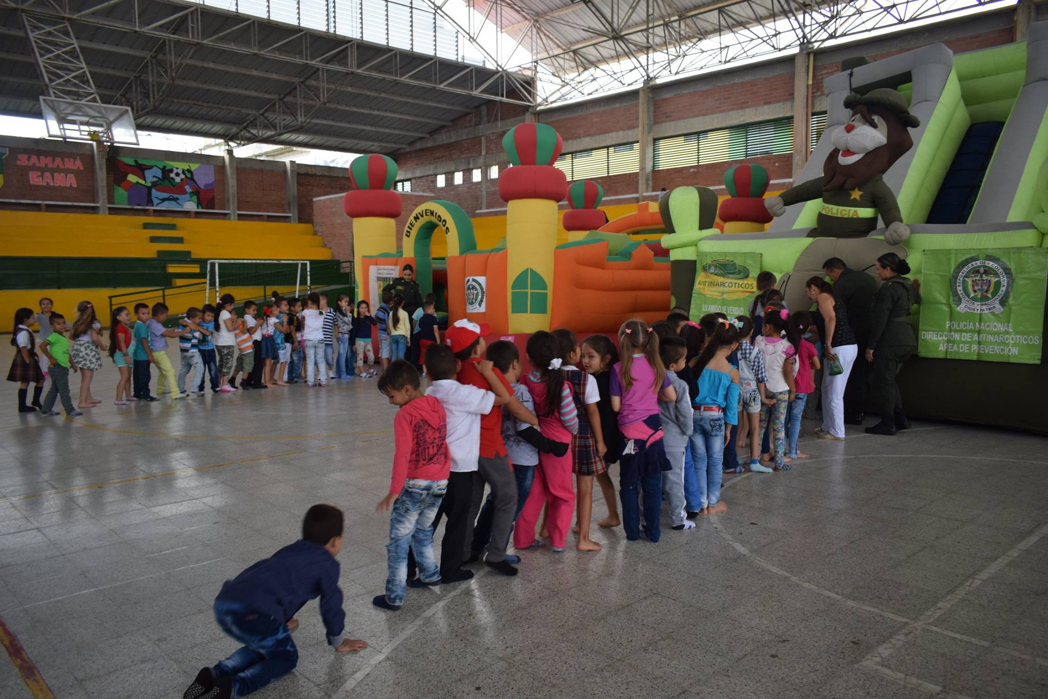 POLIC�A NACIONAL LLEGA CON PROGRAMA DARE A SAMAN�.