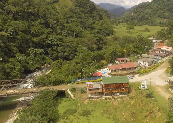 ANTIOQUIA Y CALDAS A�N ANHELAN LA PAVIMENTACI�N DE LA V�A DEL RENACIMIENTO