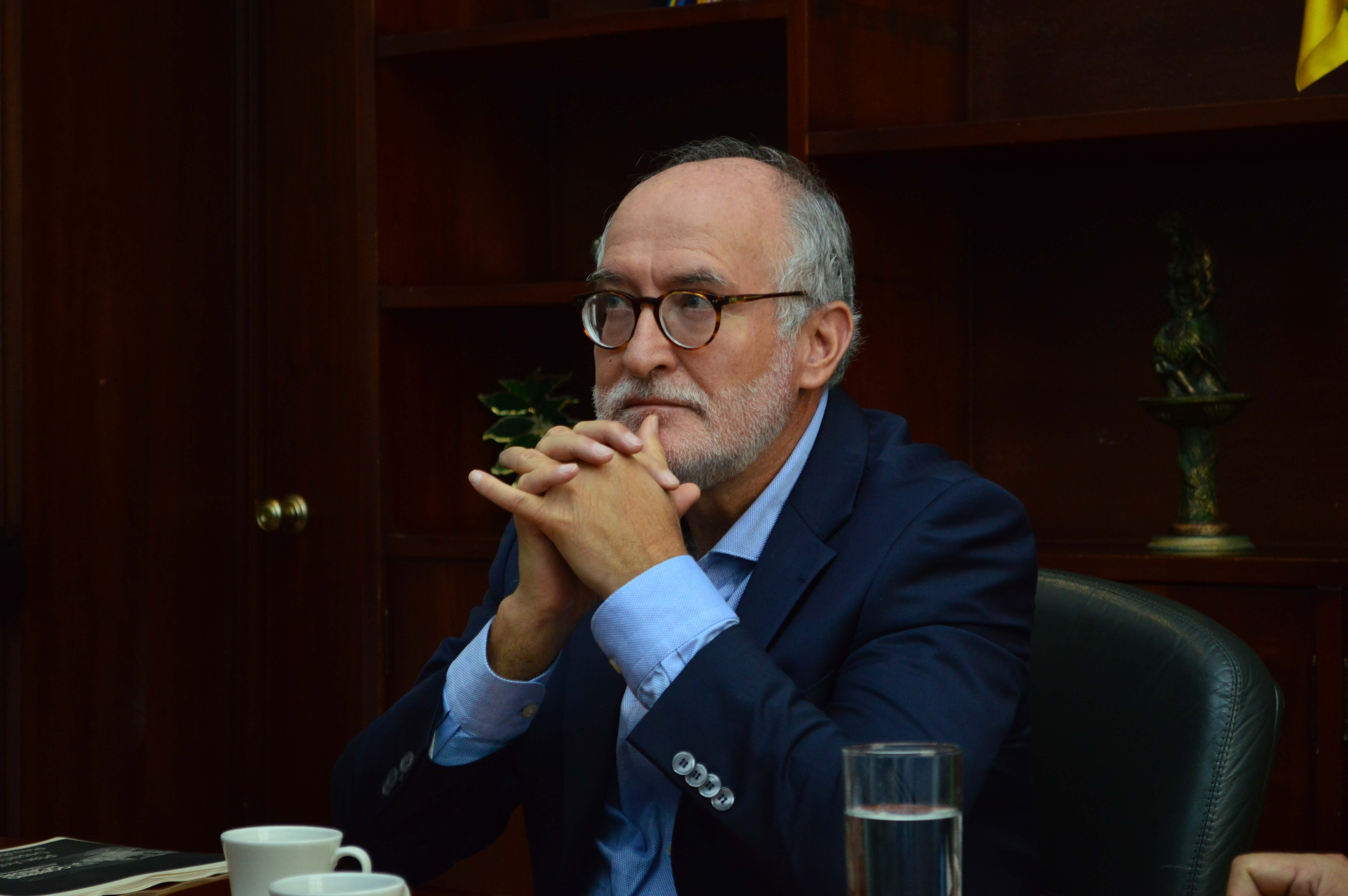 EN BOGOT� DEBEN COMPRENDER QUE AQU� SOMOS CAPACES: GUIDO ECHEVERRI, GOBERNADOR DE CALDAS