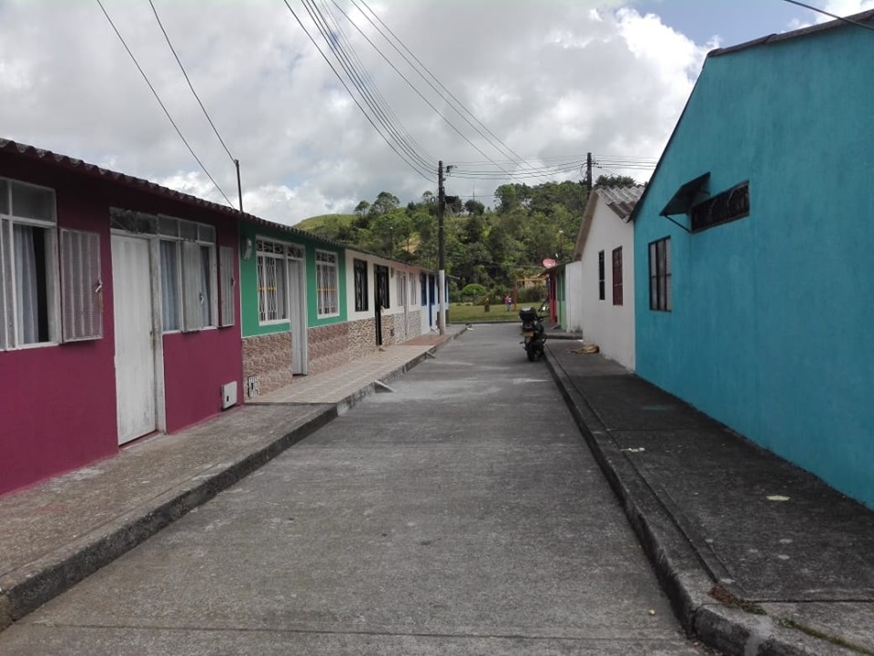 LA CONSTRUCCI�N DEL BARRIO COMUNITARIO FABIO ARIAS