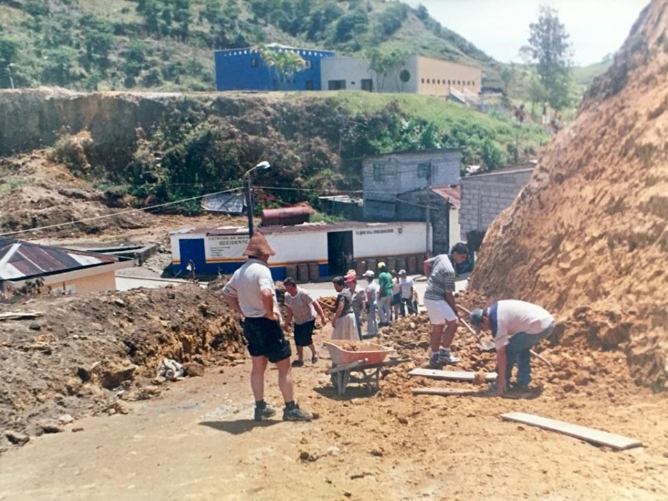 LA CONSTRUCCI�N DEL BARRIO COMUNITARIO FABIO ARIAS