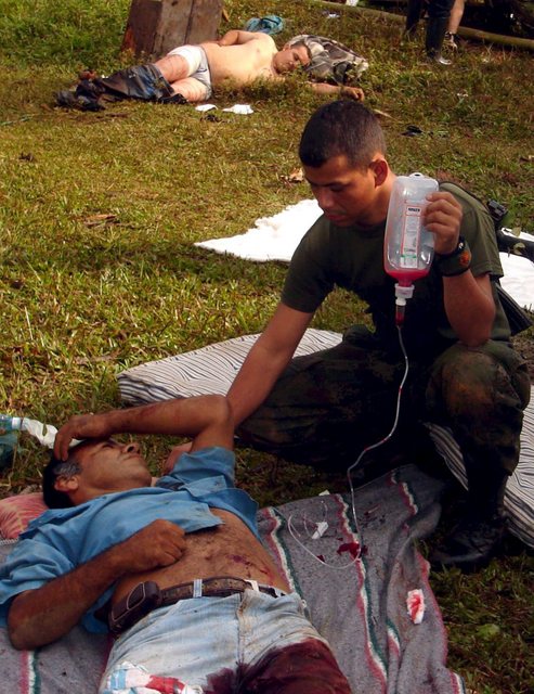COMBATES CON PARAMILITARES