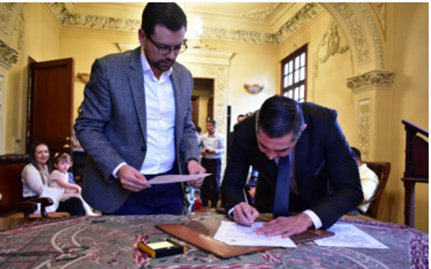 WILDER IBERSON ESCOBAR SE POSESION� COMO GERENTE DE EMPOCALDAS