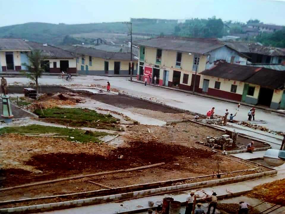 INICIO CONSTRUCCI�N PARQUE SIM�N BOL�VAR