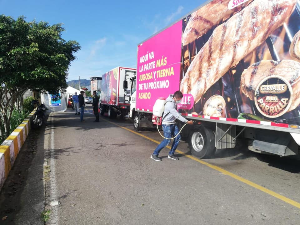 CERVALLE Y LA FAMILIA GARCIA DESDE CALI DONAN CARNES PARA LAS FAMILIAS SAMANE�AS