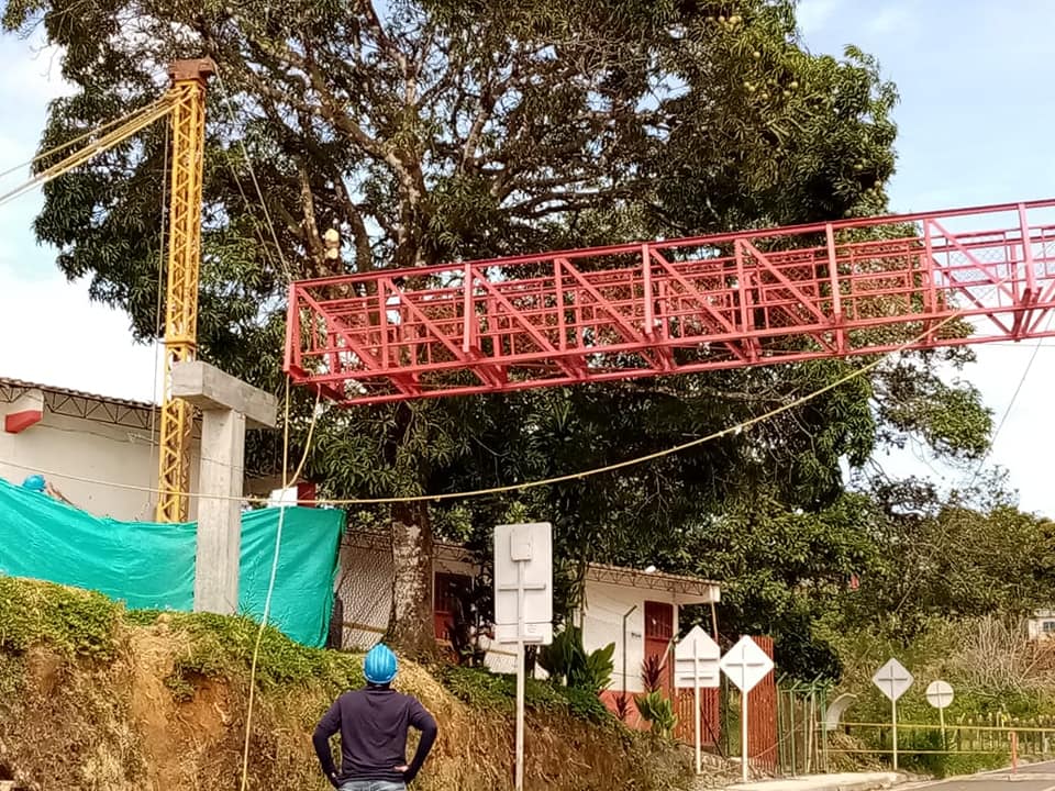 PUENTE  INSTITUCI�N EDUCATIVA CA�AVERAL.