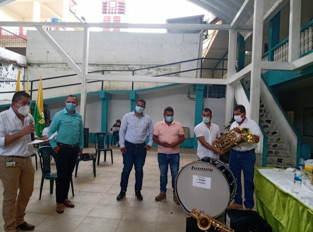 INSTRUMENTOS MUSICALES PARA LA BANDA ESTUDIANTIL DE ENCIMADAS
