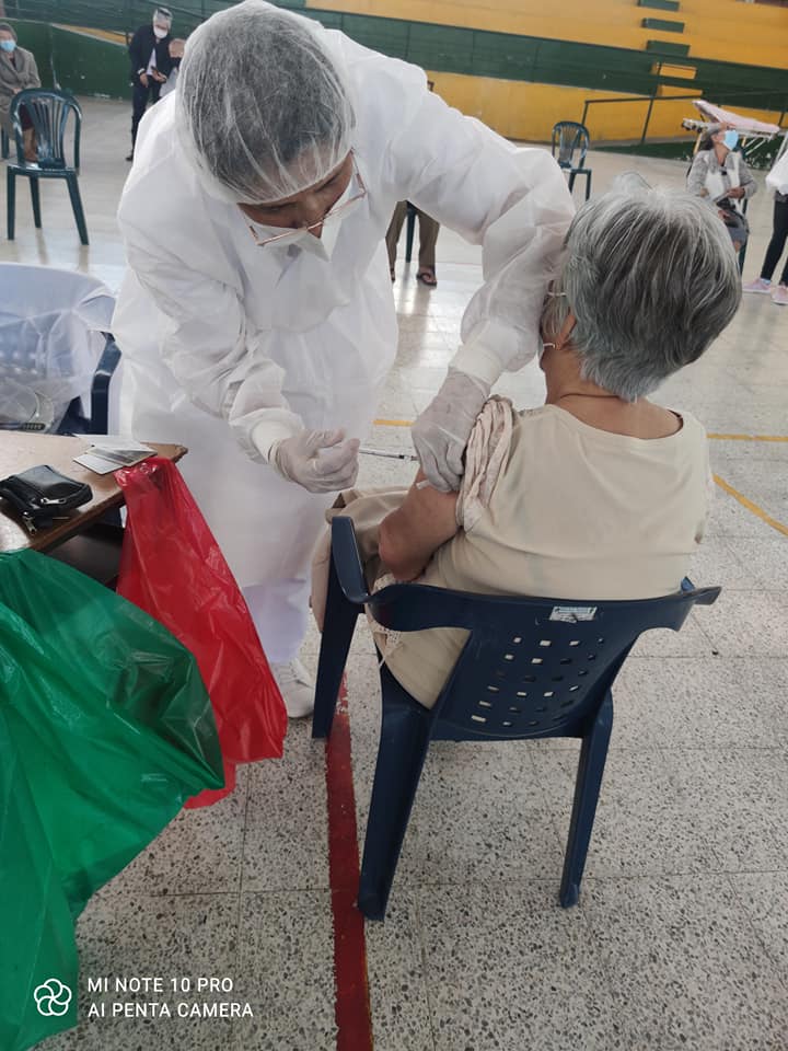 VACUNACI�N MASIVA MAYORES DE 80 A�OS COVID 19