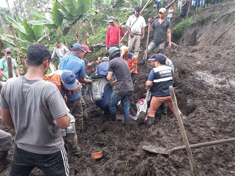 DERRUMBE VEREDA LA PARDA DE MARQUETALIA CALDAS 2 FALLECIDOS