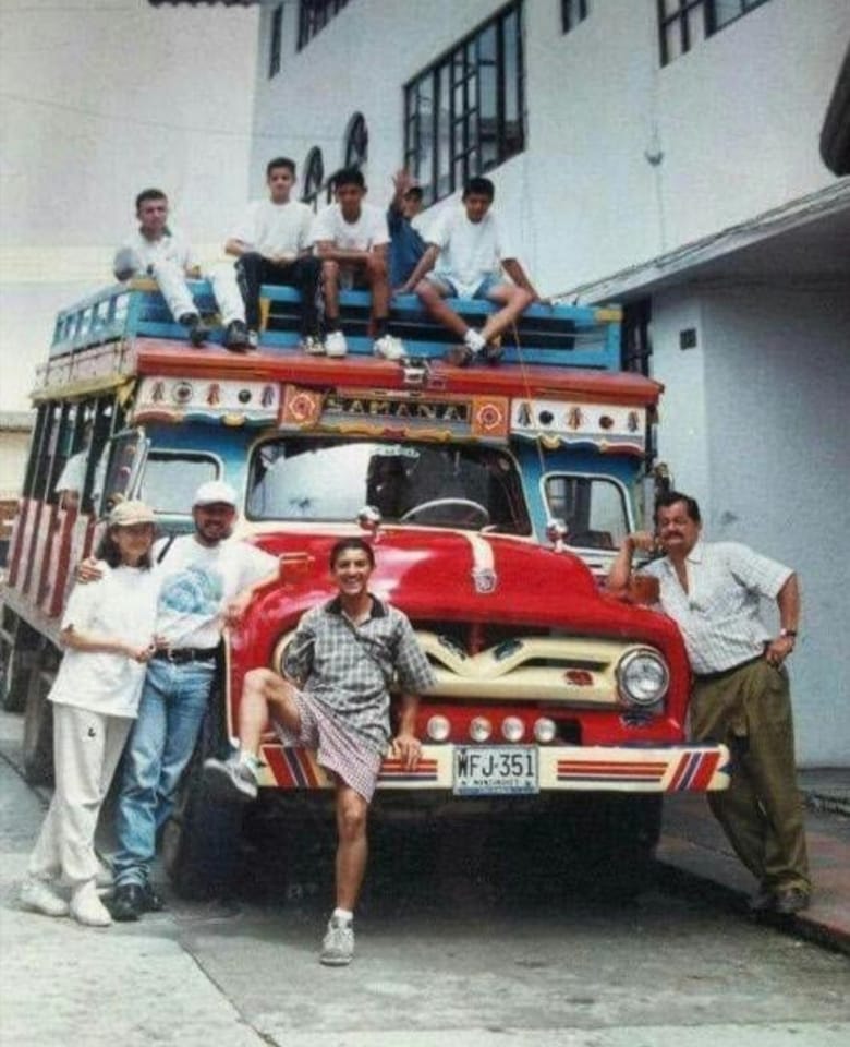 GRUPO DE DANZAS AGUA Y MIEL VIAJANDO A LOS CORREGIMIENTOS