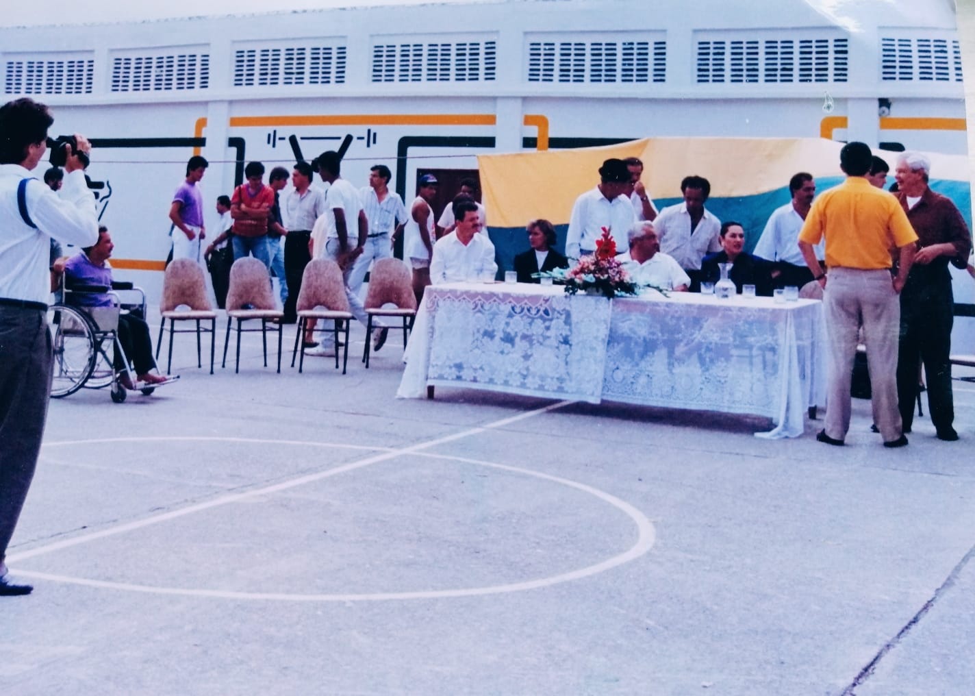 RESTAURACI�N DEL POLIDEPORTIVO