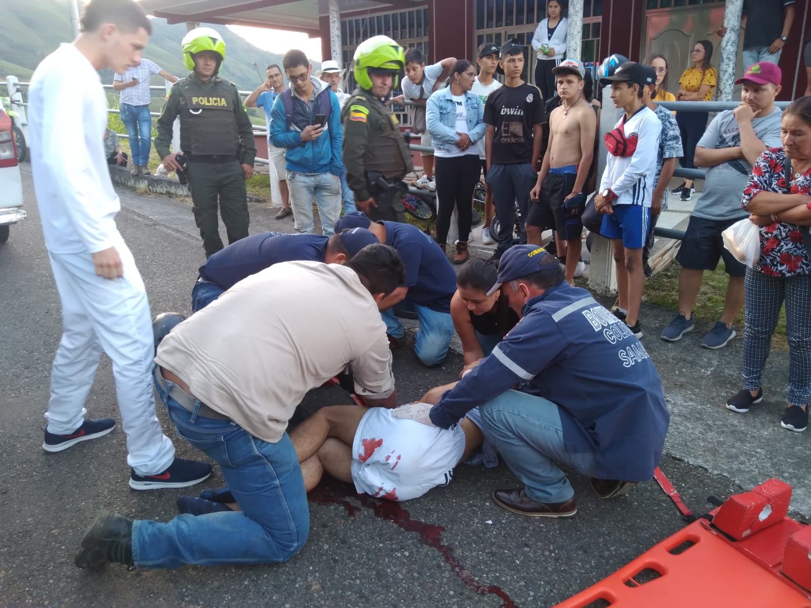 ACCIDENTE DE TRANSITO EN LA V�A PRINCIPAL SECTOR LAS CAMELIA