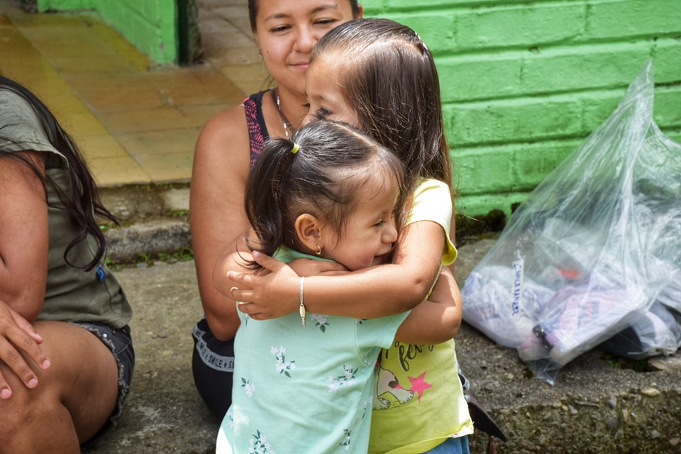 COMPARTIENDO NI�OS, NI�AS Y ADOLESCENTES  DE LA  VEREDA EL BRASIL