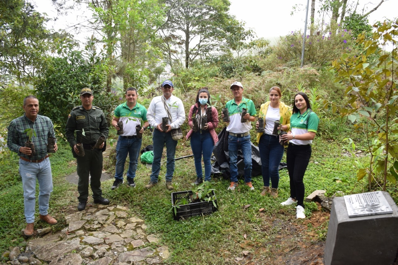 CONMEMORACI�N PARA LAS V�CTIMAS POR EL COVID 19
