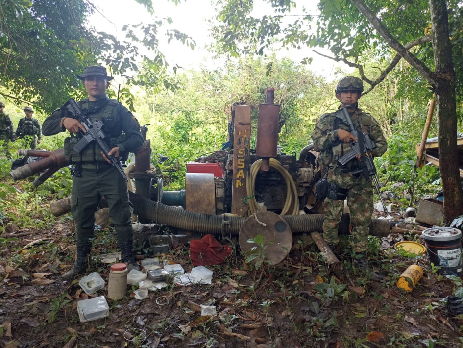 CONTUNDENTE OPERACI�N CONTRA EXPLOTACI�N IL�CITA DE YACIMIENTOS MINEROS EN SAMAN�
