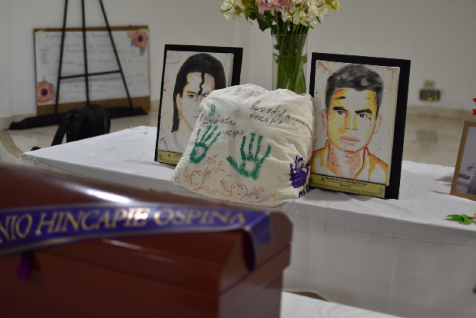FAMILIA RECIBE RESTOS DE DOS HERMANOS DESAPARECIDOS HACE 17 A�OS EN SAMAN�