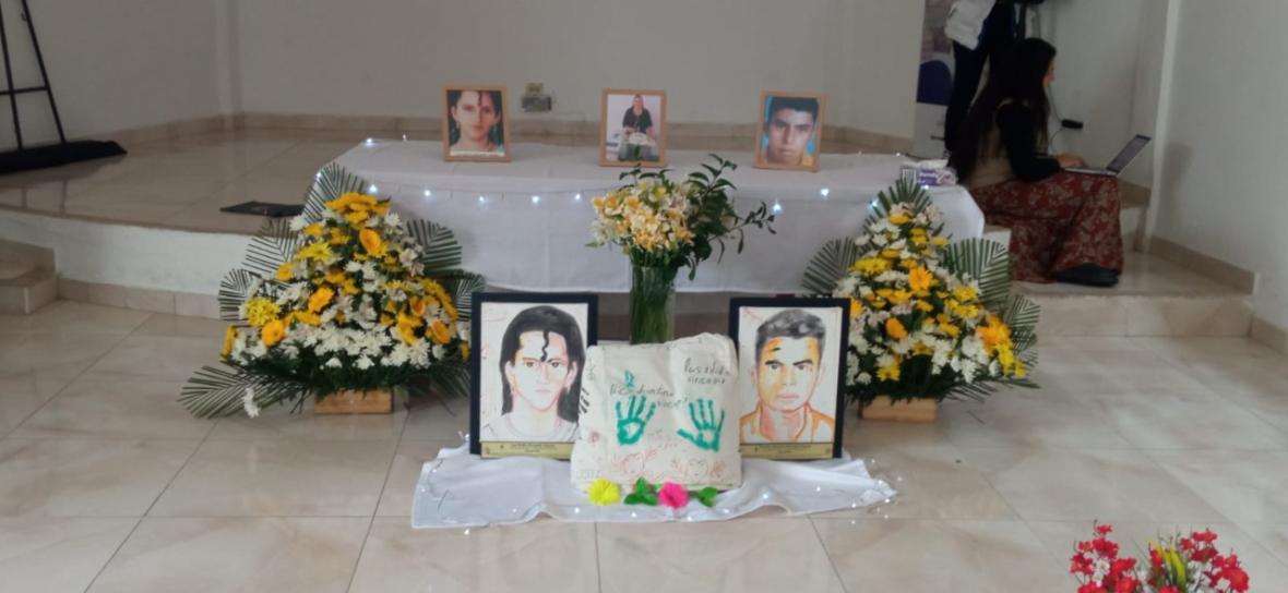 FAMILIA RECIBE RESTOS DE DOS HERMANOS DESAPARECIDOS HACE 17 A�OS EN SAMAN�