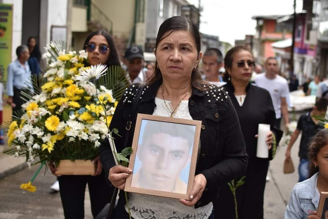 DESAPARECIDOS LOS HERMANOS LUZ ENITH Y RICARDO ANTONIO HINCAPIE OSPINA