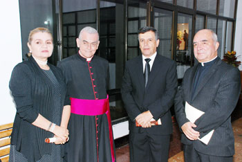 MONSE�OR CARLOS ARTURO ISAZA BOTERO UN PROHOMBRE DE DIOS 