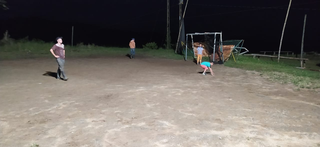INSTALACI�N L�MPARA LED EN LA CANCHA VEREDA GUACAMAYAL
