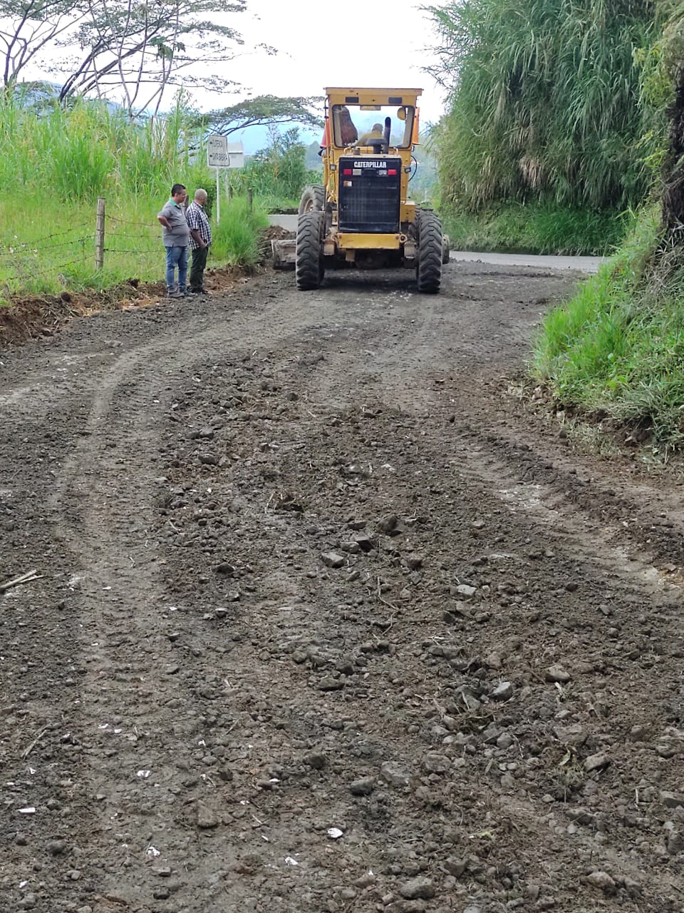 MANTENIMIENTO DE LA V�A EL CODO- CORREGIMIENTO LOS POMOS