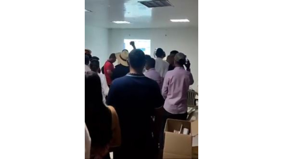HUBO INCONFORMIDAD POR EL PRECONTEO DE LA VOTACI�N A LA ALCALD�A