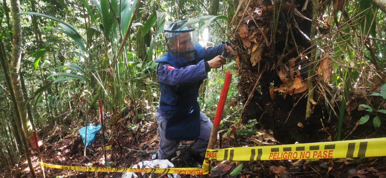 DESTRUYERON UN ARTEFACTO EXPLOSIVO EN LA VEREDA CRISTALES