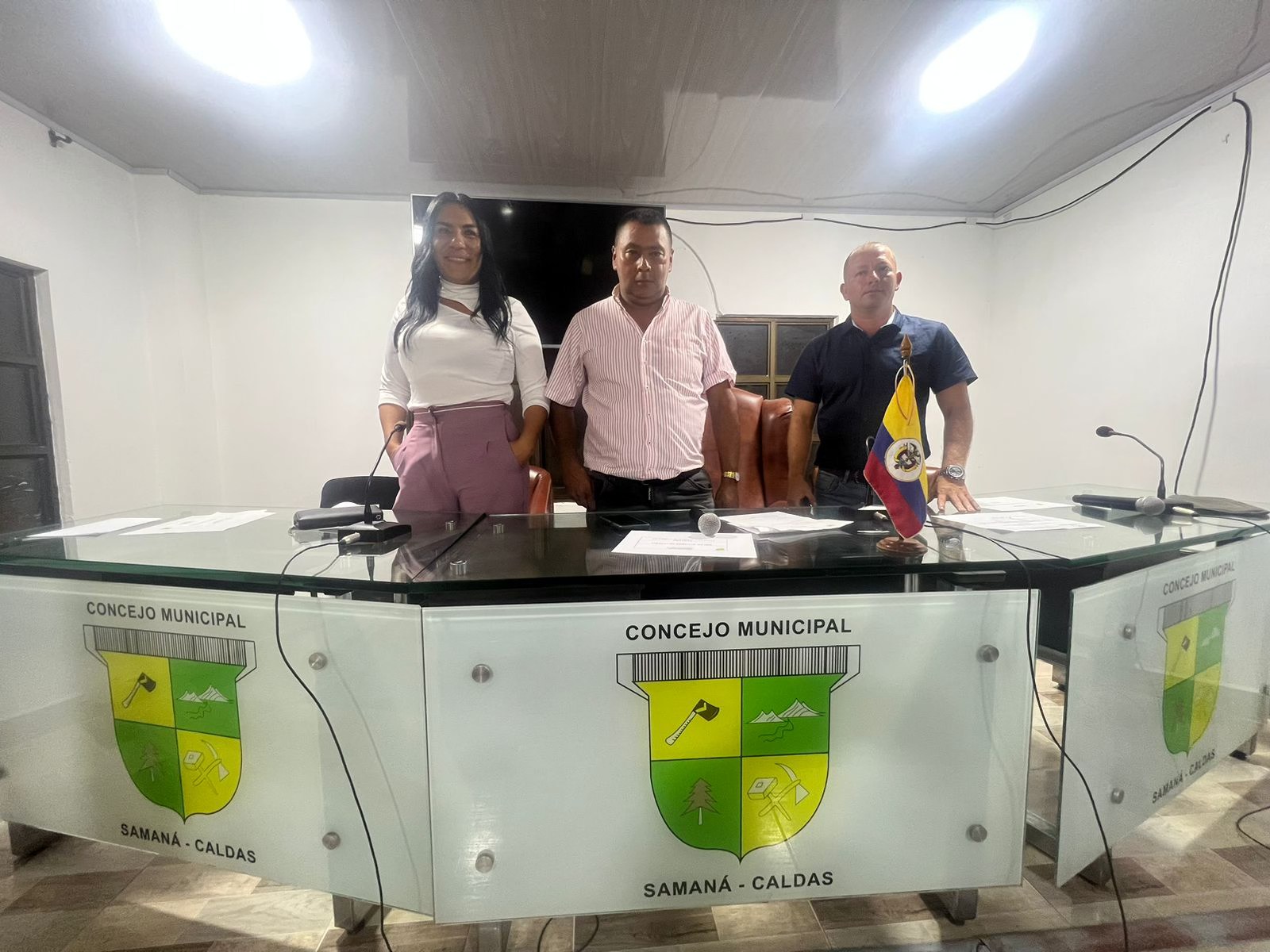 ELECCI�N COMO LOS NUEVOS L�DERES DEL CONCEJO MUNICIPAL