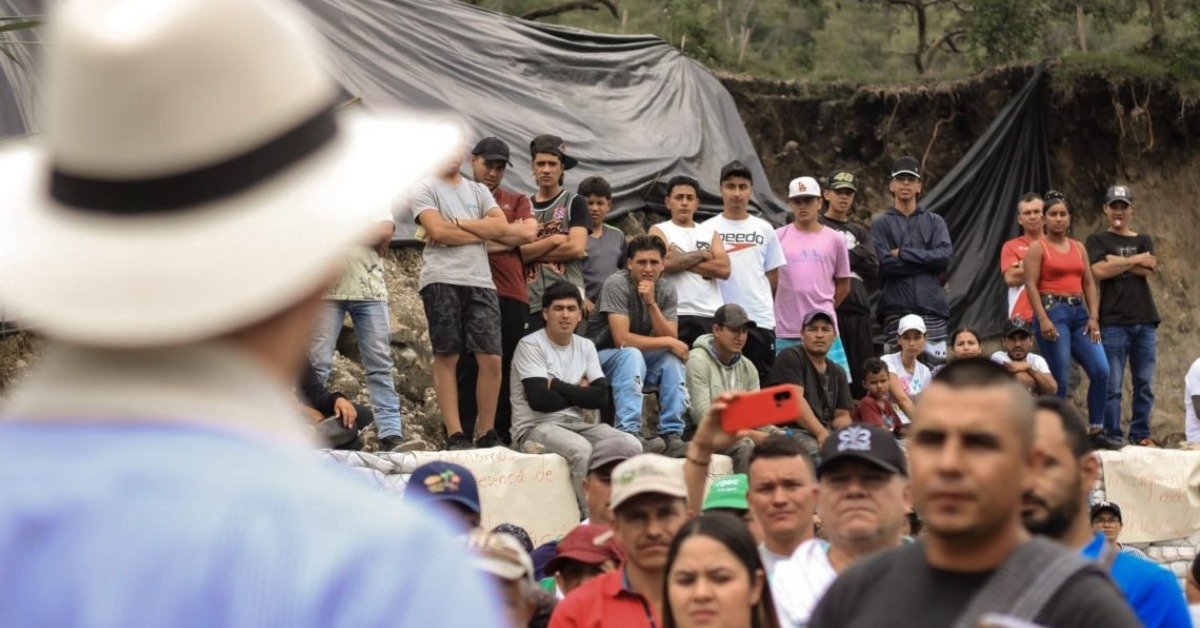 GOBIERNO DE CALDAS ANUNCIA NUEVA CAPA ASF�LTICA PARA LA V�A FLORENCIA � BERL�N, EN SAMAN�