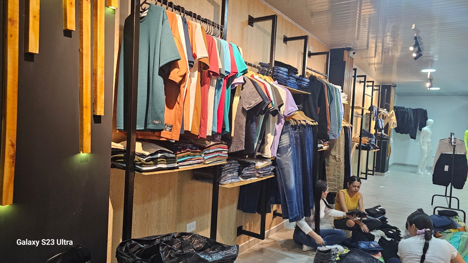 NUEVO LOCAL DE ROPA VALMONS JEANS
