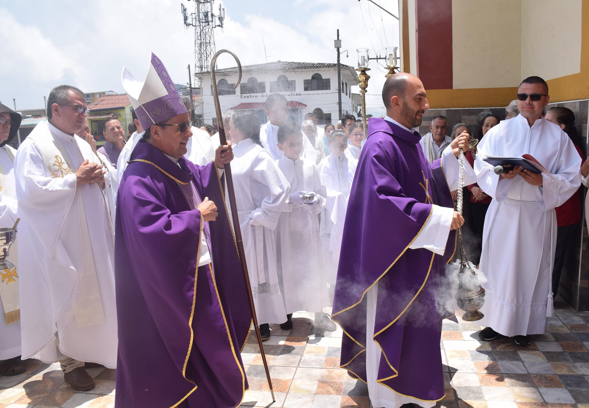 POSESI�N PASTORAL DEL NUEVO PARROCO PBRO. EFR�N ZULUAGA BUITRAGO.