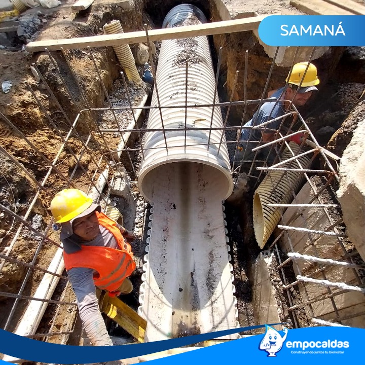 ALCANTARILLADO Y PAVIMENTACI�N EN EL BARRIO LA LAGUNA FASE II