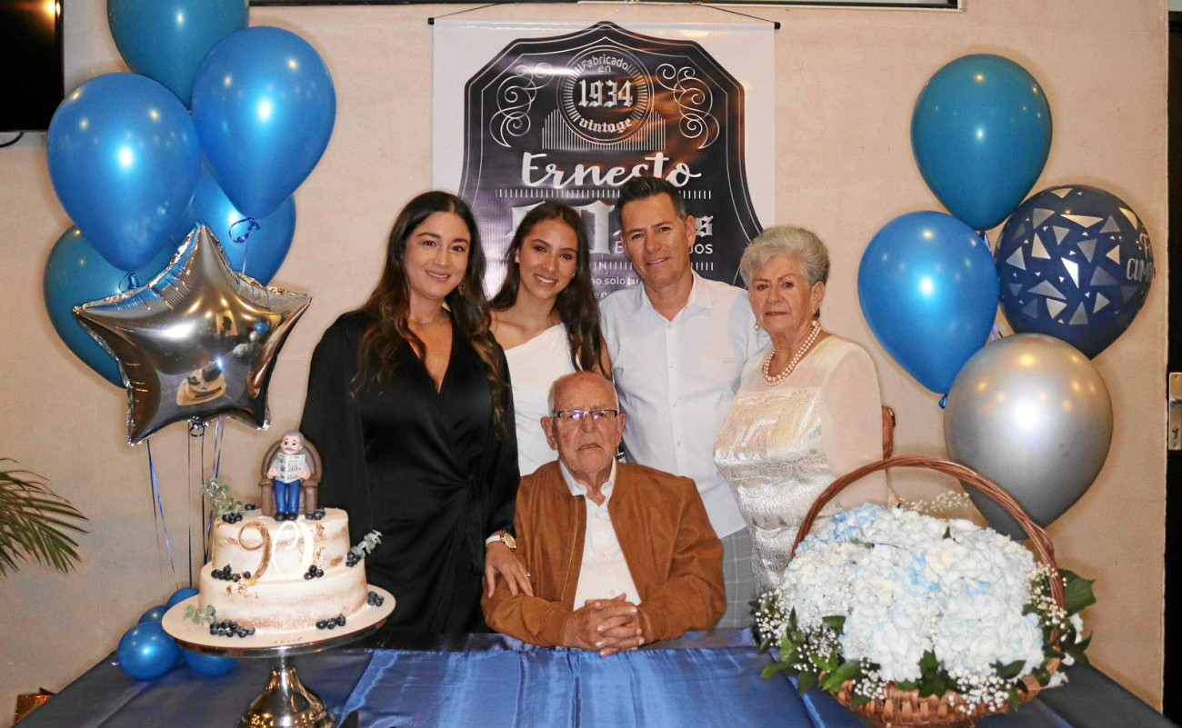 90 A�OS DE UN MAESTRO ERNESTO QUINTERO