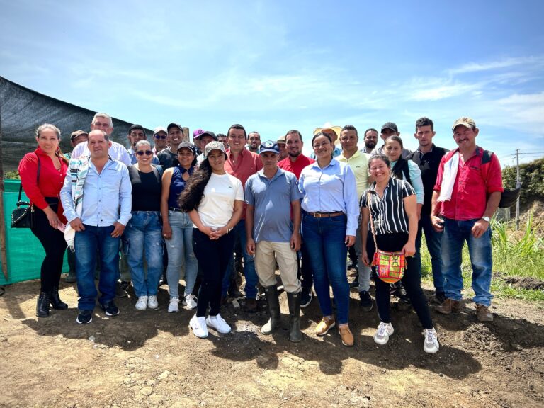 14 JUNTAS DE ACCI�N COMUNAL DE SAMAN� FIRMAR�N CONVENIOS PARA EL CUIDADO DEL AGUA CON LA GOBERNACI�N DE CALDAS.