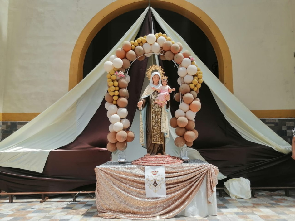 Los homenajes a la Virgen del Carmen contin�an: bendijeron veh�culos de habitantes del sector rural